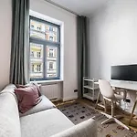 Rent Like - Garbary 32 *