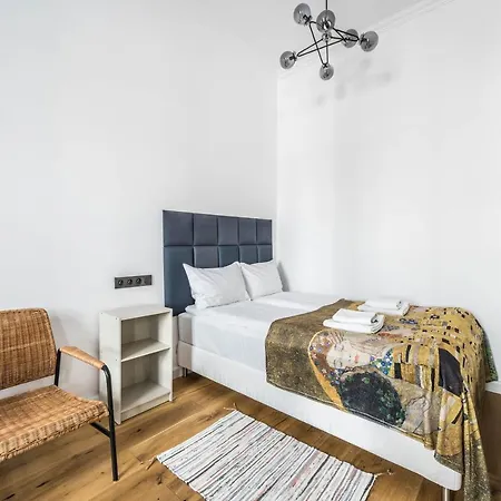 Rent Like - Garbary 32 Apartment